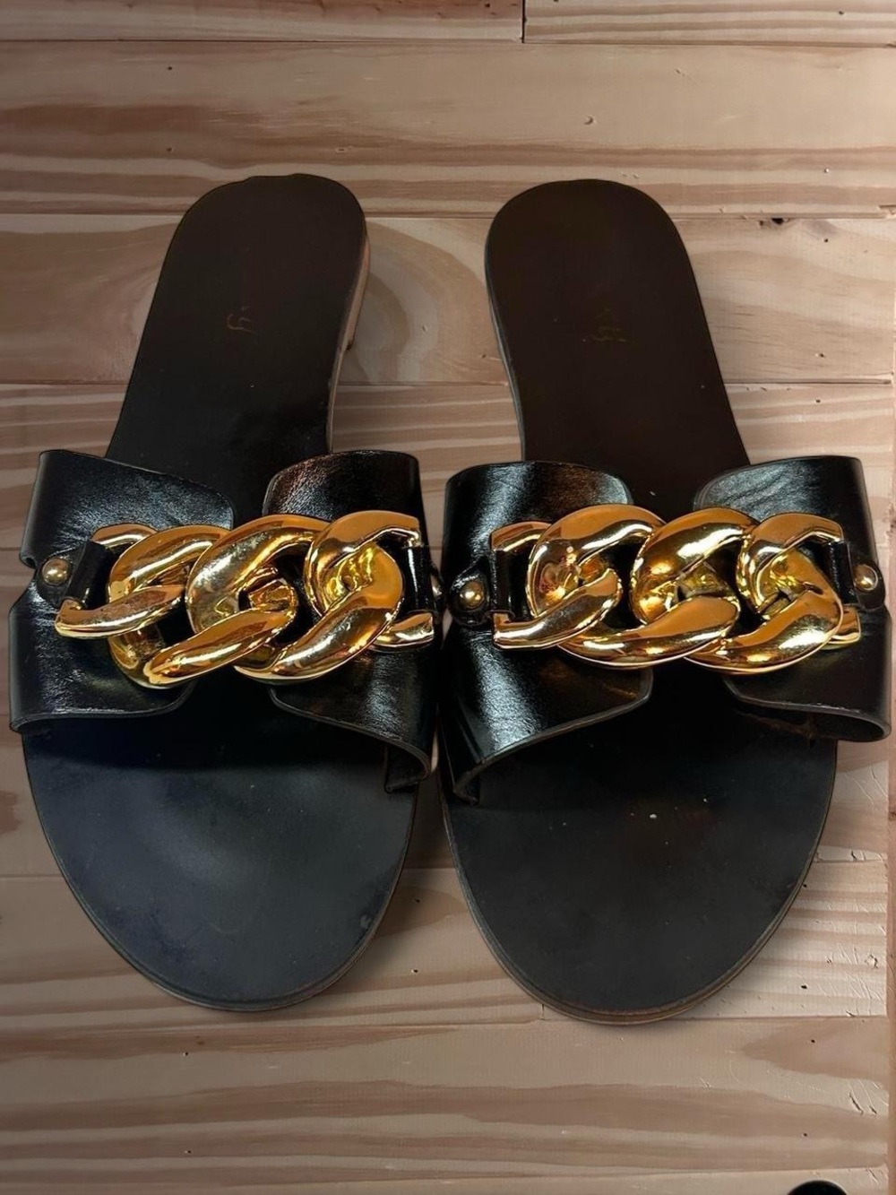Black Women Flat Sandals with Chain Decoration size 39